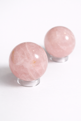 Esfera de cuarzo rosa | amor – sanación – calma